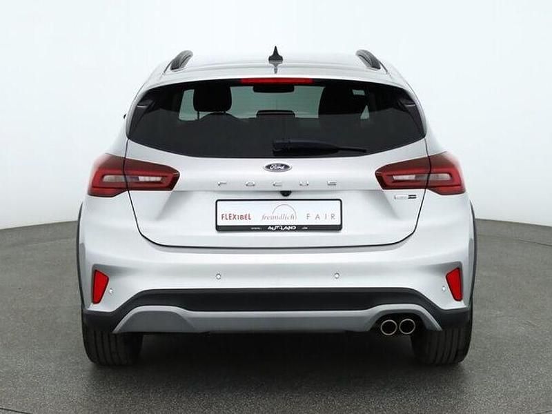 Second-hand Ford Focus Active 125 CP (91 kW) 2023 Argintiu Berlinǎ