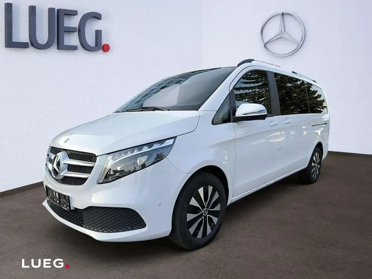 Gebraucht Mercedes V250 190 PS (139 kW) 2024 Bergkristallweiß metallic Van / Kleinbus