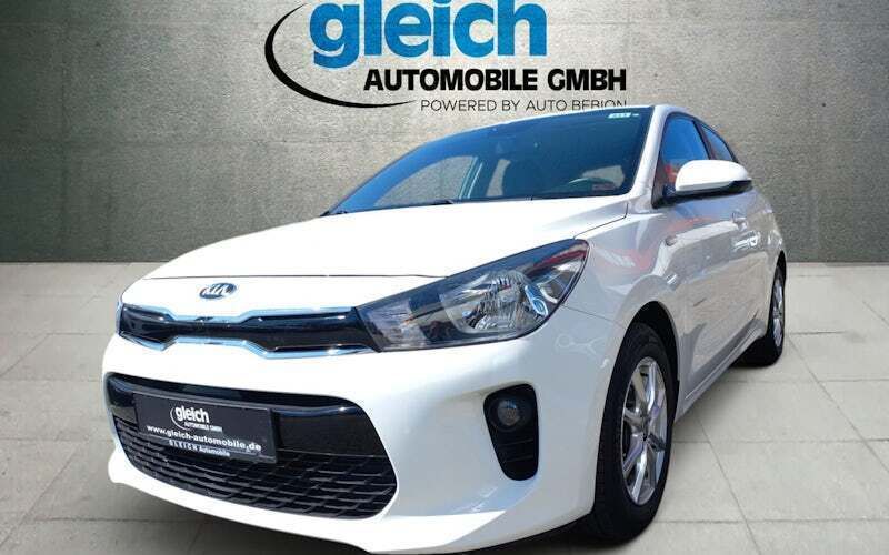 Schneeweiss Gebraucht 2018 Kia Rio Edition 7 Limousine | 10.880 € (Fairer Preis) - Bild 1/4