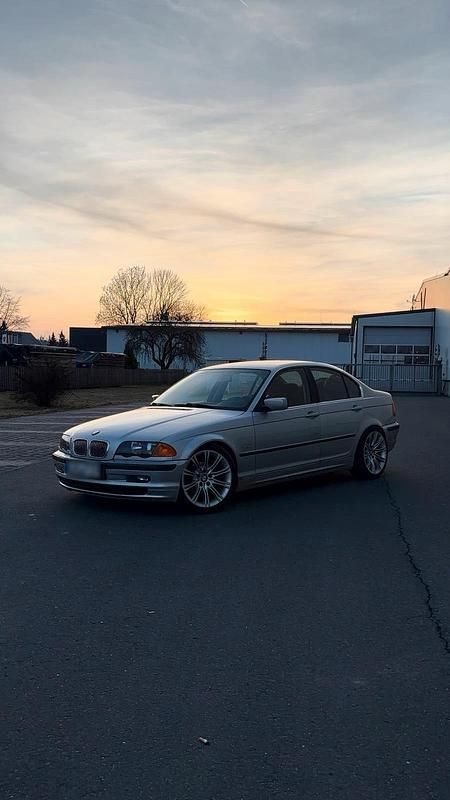 Gebraucht BMW 320 150 PS (110 kW) 1999 Silber Limousine