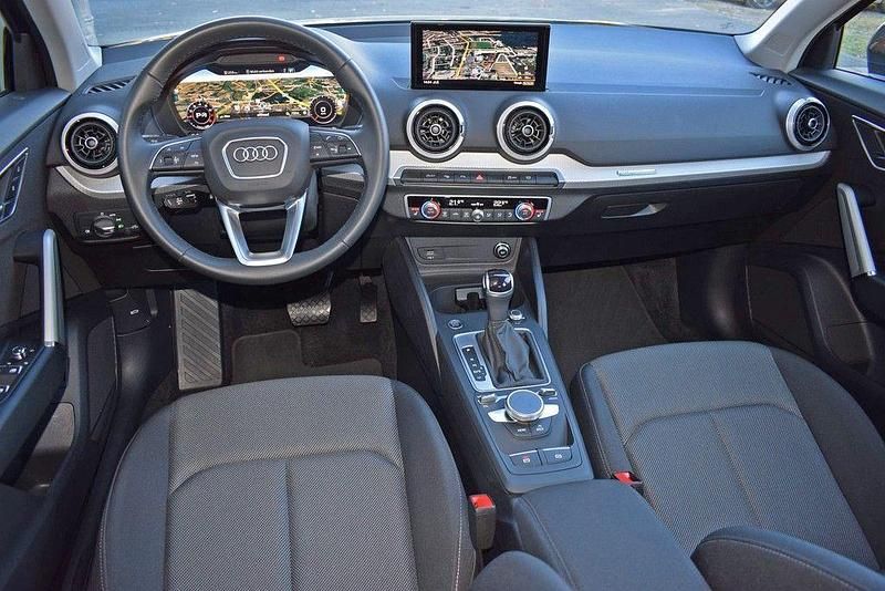 Gebraucht Audi Q2 S-Line 150 PS (110 kW) 2024 Daytonagrau perleffekt SUV
