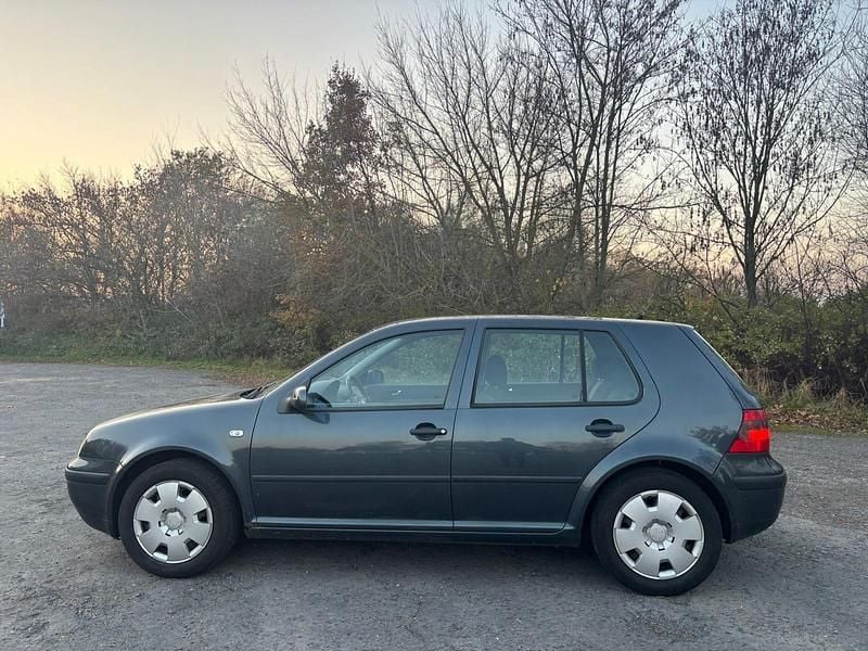 Gebraucht VW Golf IV 75 PS (55 kW) 2000 Grau Kleinwagen