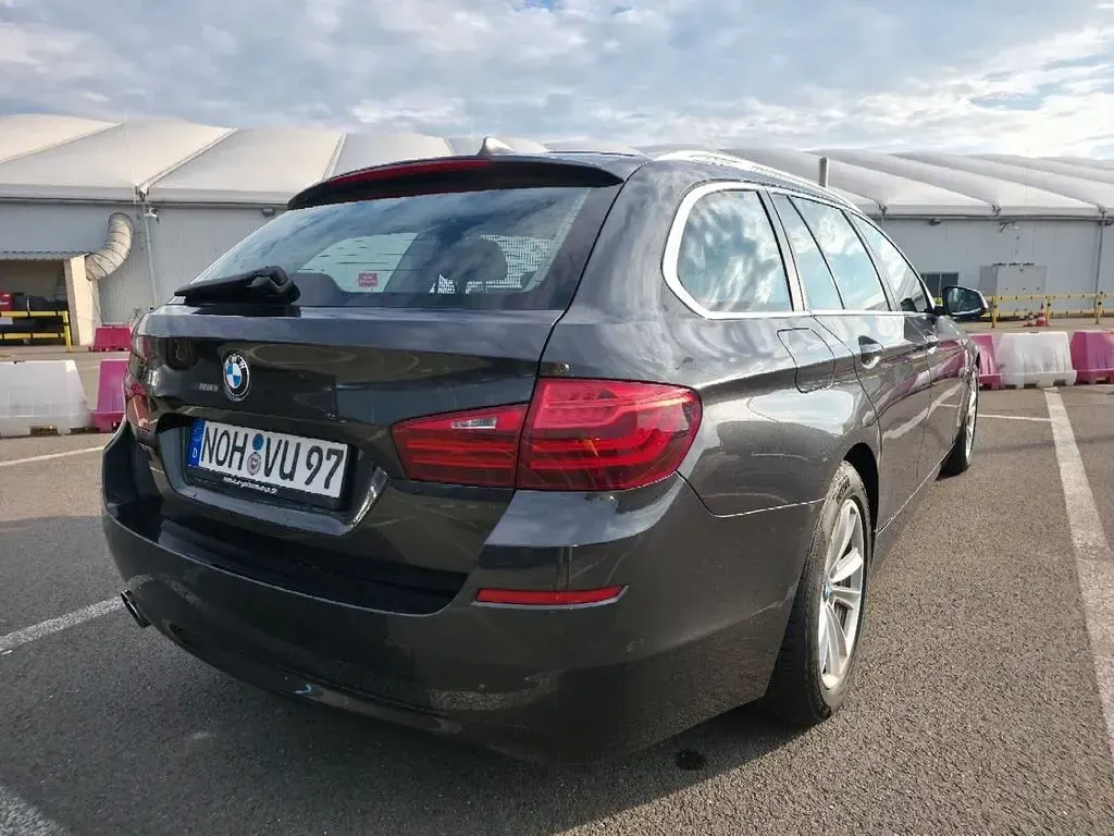 Gebraucht BMW 518 150 PS (110 kW) 2016 Grau Kombi