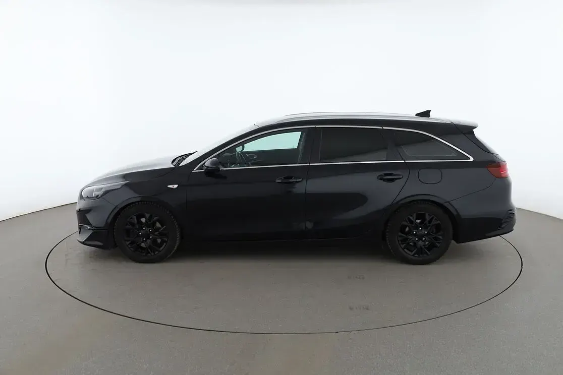 Gebraucht Kia Ceed Vision 160 PS (117 kW) 2022 Schwarz Kleinwagen