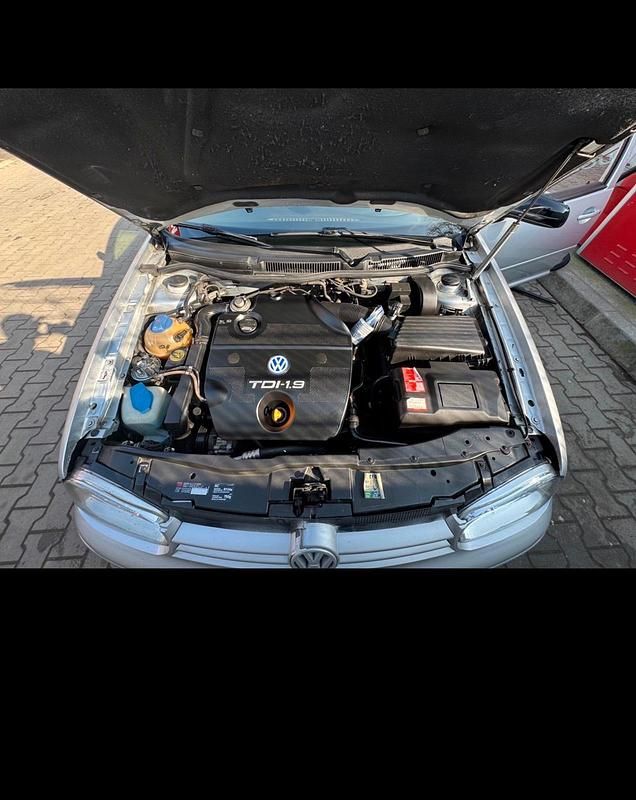 Gebraucht VW Golf IV 130 PS (95 kW) 2002 Silber Kleinwagen