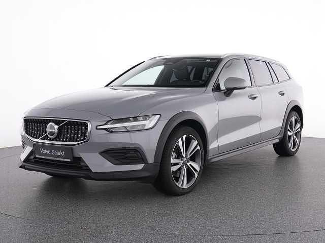 Gebraucht Volvo V60 CC 145 PS (106 kW) 2023 Kombi
