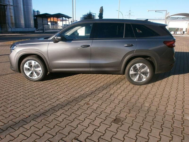 Neu Skoda Kodiaq Selection 150 PS (110 kW) 2025 Grau SUV