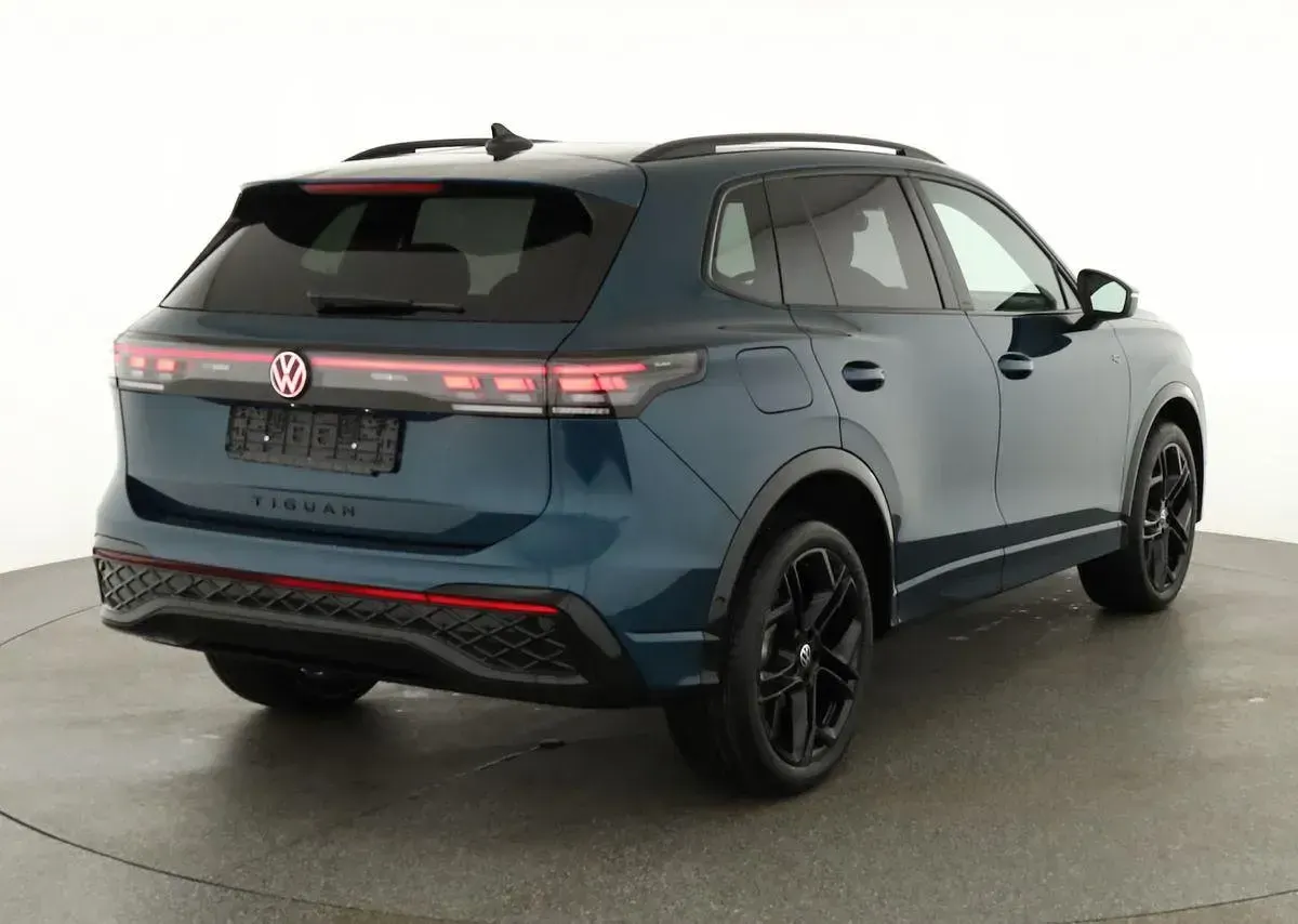 Gebraucht VW Tiguan R-line 272 PS (200 kW) 2025 Nightshade blue metallic SUV
