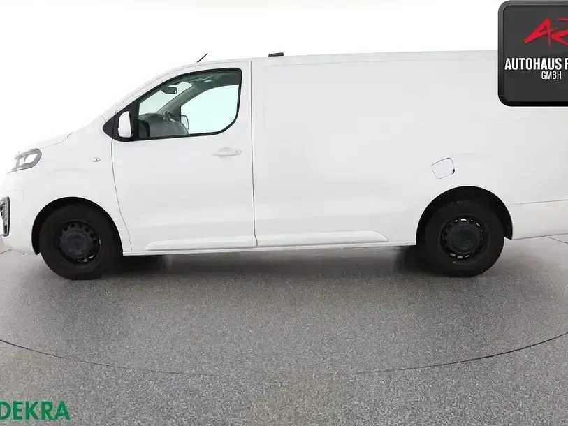 Używany Opel Vivaro 177 KM (130 kW) 2021 Biały Minivan