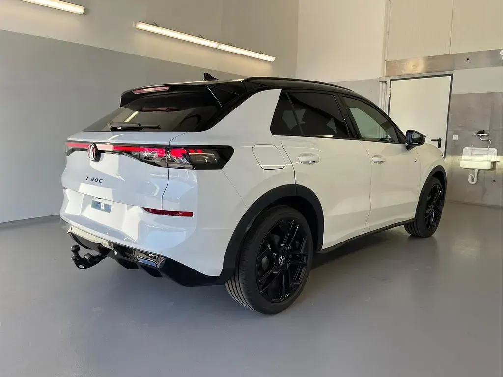 Neu VW T-Roc R-line 150 PS (110 kW) 2026 [0qa1] pure white / dach schwarz SUV