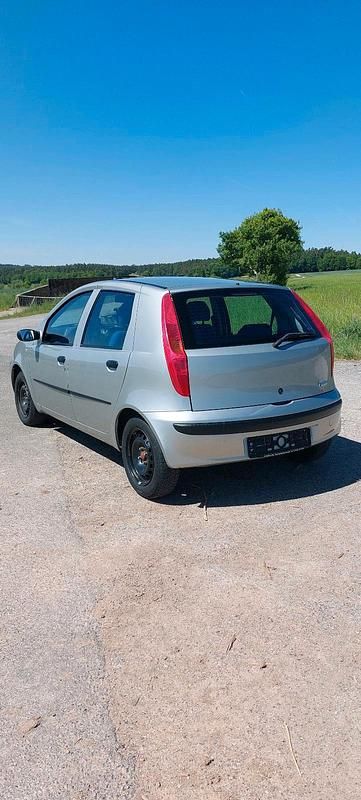 Silber Gebraucht 2003 Fiat Punto Kleinwagen | 350 € (Superpreis) - Bild 1/4