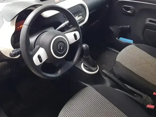 Gebraucht Renault Twingo Life 70 PS (51 kW) 2018 Weiß Kleinwagen