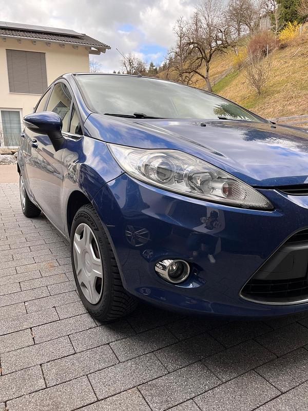 Gebraucht Ford Fiesta 80 PS (58 kW) 2009 Blau Kleinwagen