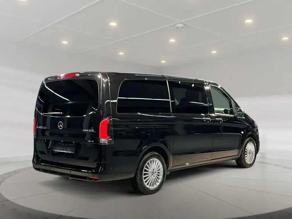 Usata Mercedes Vito 237 CV (174 kW) 2025 Nero Furgone