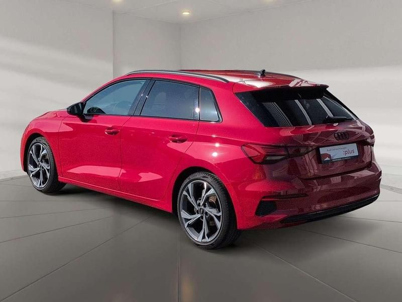 Gebraucht Audi A3 Advanced Plus 150 PS (110 kW) 2023 Rot (tangorot metallic) Limousine