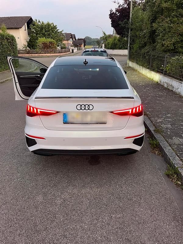 Gebraucht Audi A3 150 PS (110 kW) 2022 Weiß Limousine