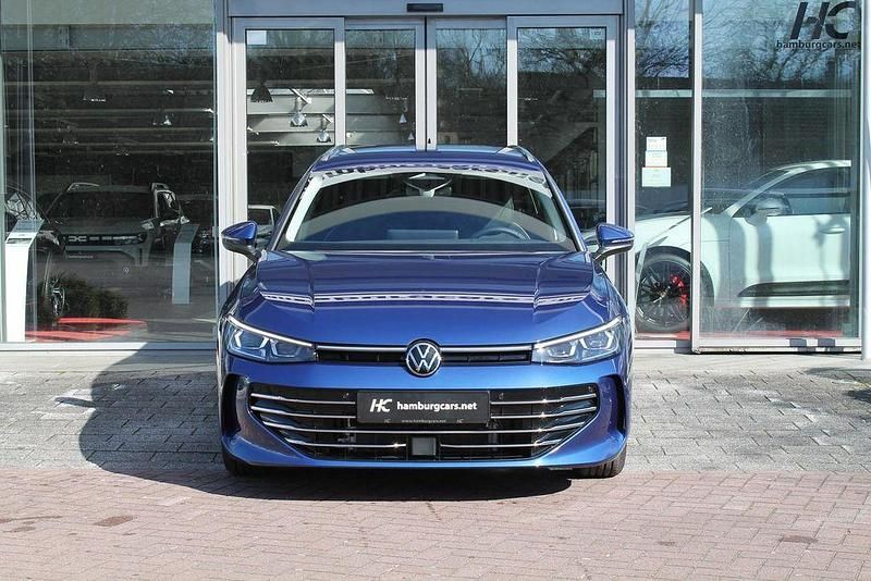 Neu VW Passat Elegance 272 PS (200 kW) 2025 Blau Kombi