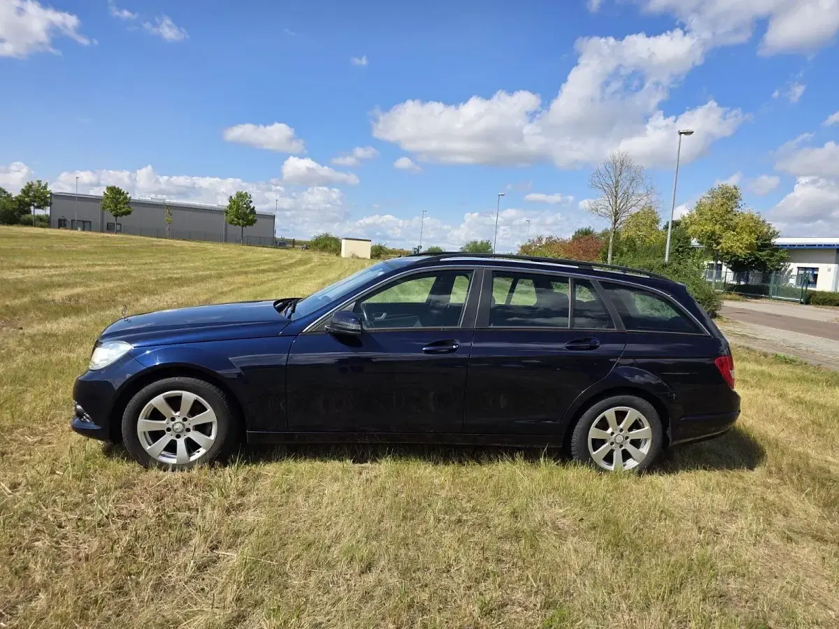 Gebraucht Mercedes C180 120 PS (88 kW) 2012 Blau Kombi