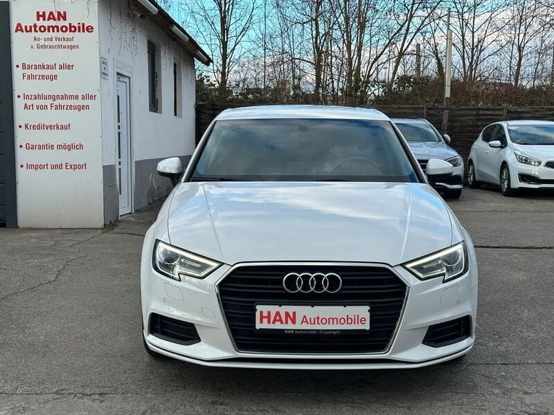 Weiß Gebraucht 2019 Audi A3 Sport Limousine | 16.900 € (Guter Preis) - Bild 1/4