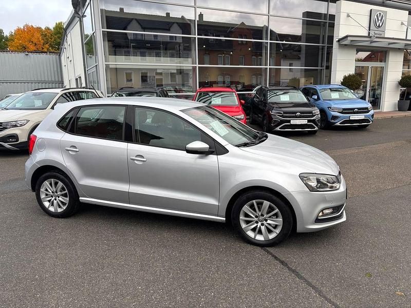 Gebraucht VW Polo Comfortline 90 PS (66 kW) 2015 Silber Limousine