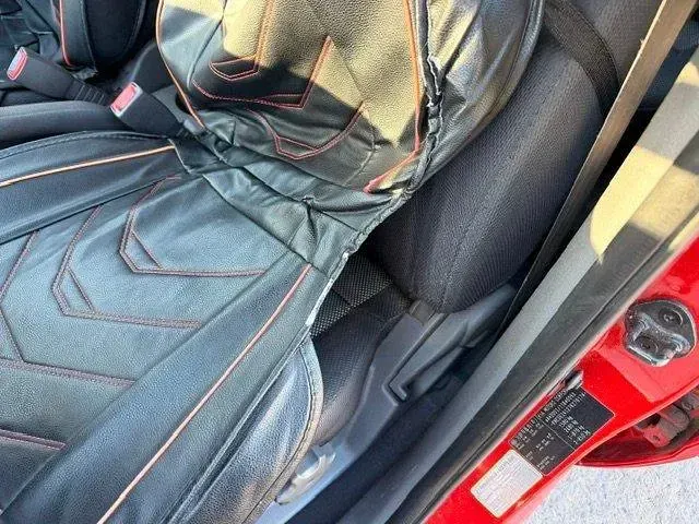 Begagnad Kia Rio 2008 Röd Halvkombi