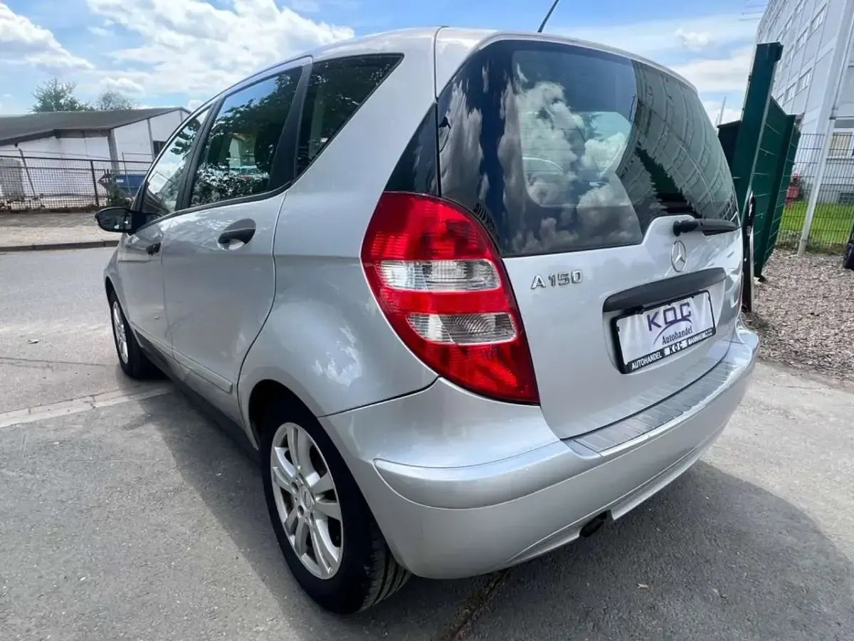 Gebraucht Mercedes A150 95 PS (69 kW) 2004 Polarsilber Kleinwagen