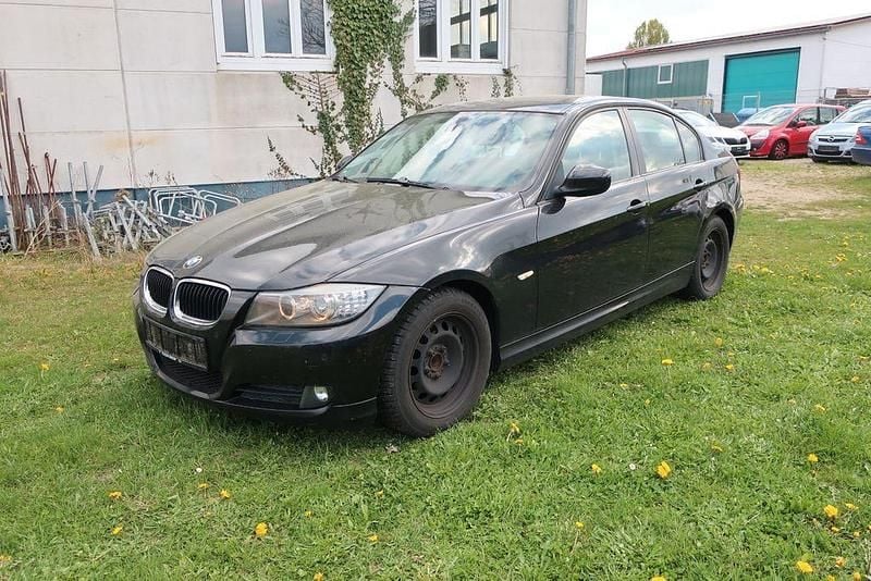 Gebraucht BMW 320 Comfort Edition 170 PS (125 kW) 2009 Schwarz Limousine