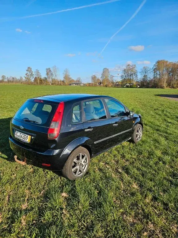 Gebraucht Ford Fiesta 80 PS (58 kW) 2003 Schwarz Kleinwagen