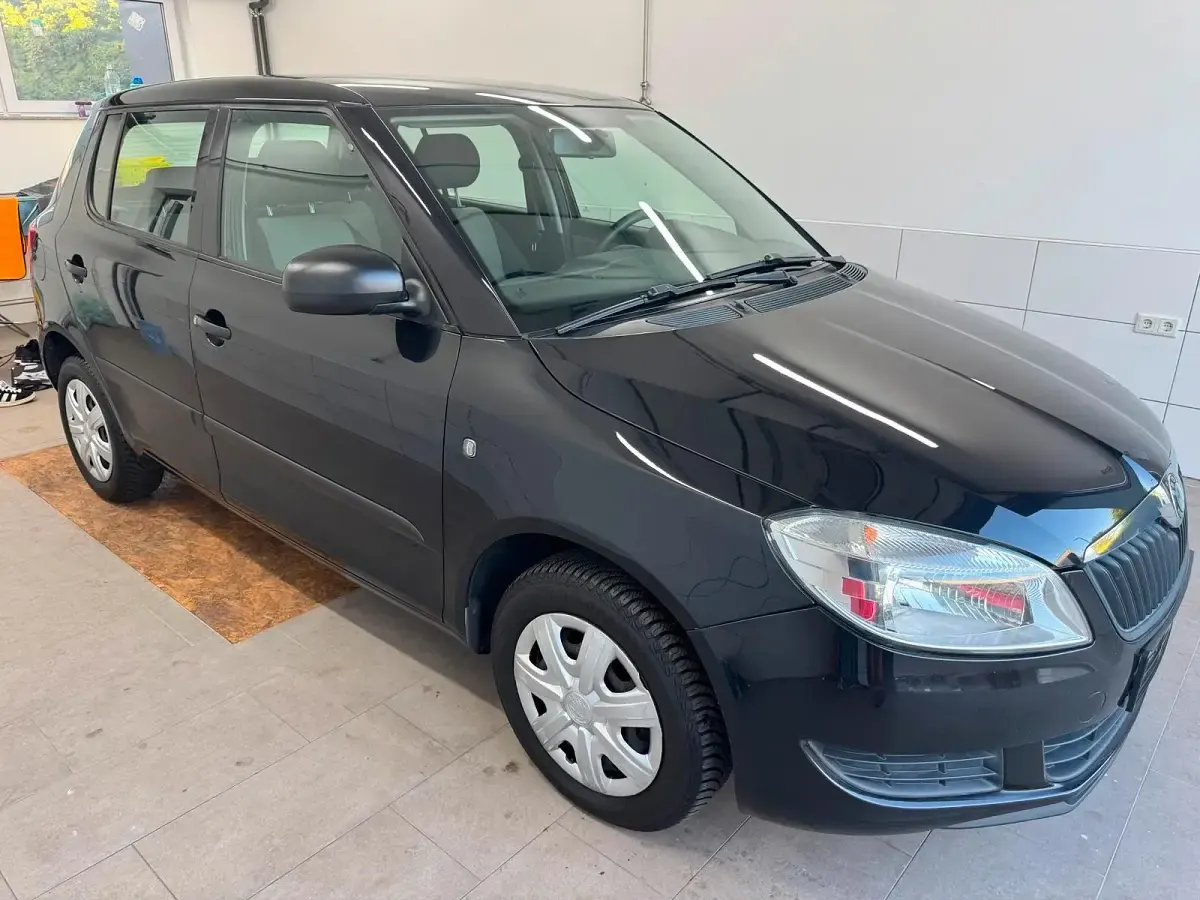 Gebraucht Skoda Fabia 60 PS (44 kW) 2011 Schwarz Kleinwagen
