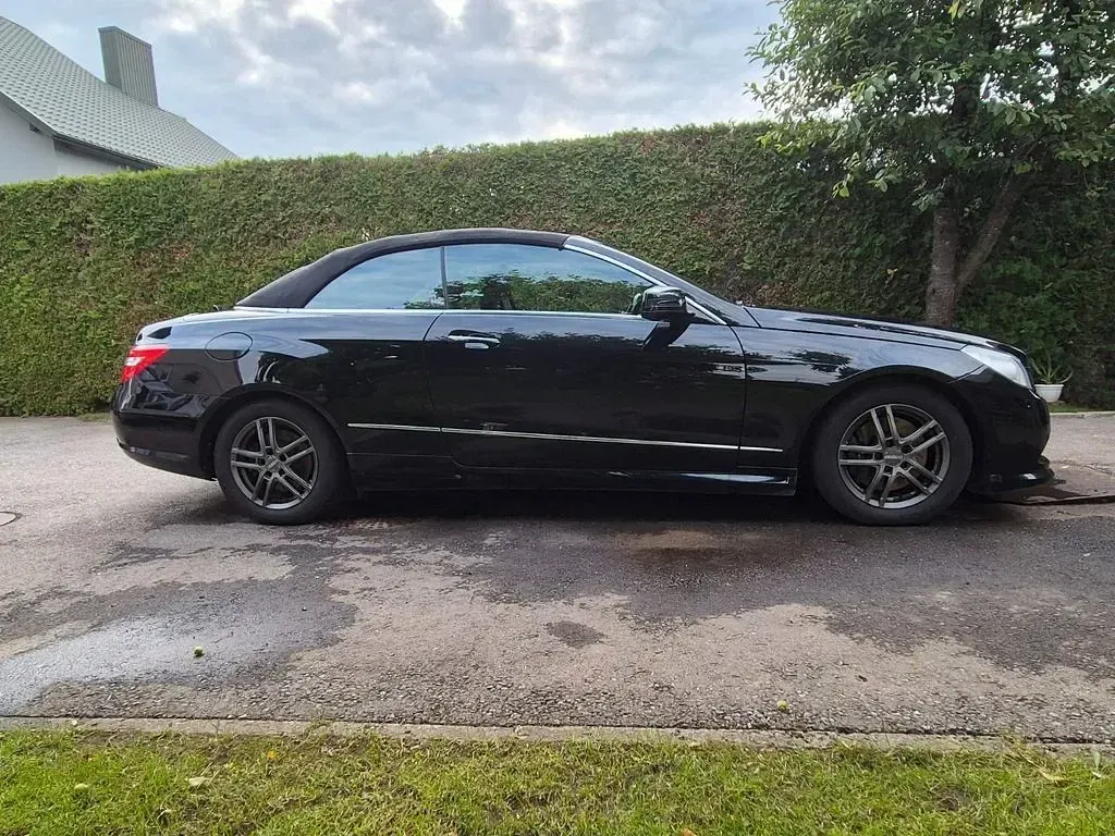 Gebraucht Mercedes E350 265 PS (194 kW) 2012 Schwarz Cabrio