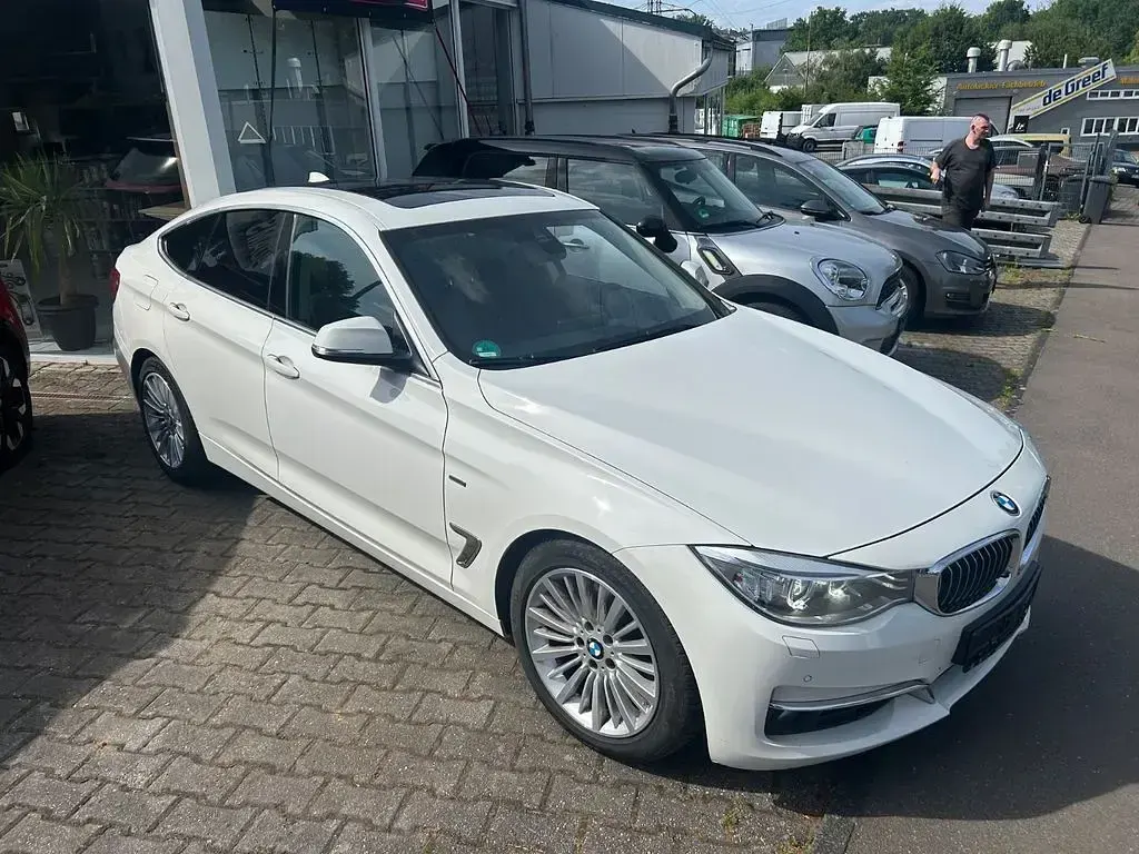 Gebraucht BMW 325 Luxury Line 218 PS (160 kW) 2014 Weiß Limousine