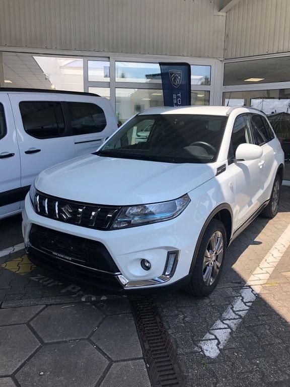 Weiß Gebraucht 2022 Suzuki Vitara Comfort SUV | 22.900 € (Fairer Preis) - Bild 1/4