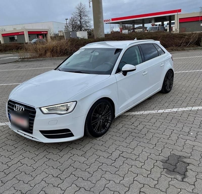 Weiß Gebraucht 2014 Audi A3 Limousine | 12.500 € (Fairer Preis) - Bild 1/3