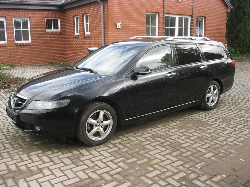 Schwarz Gebraucht 2005 Honda Accord Kombi | 2.500 € (Superpreis) - Bild 1/4