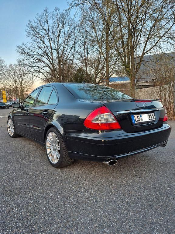 Gebraucht Mercedes E200 184 PS (135 kW) 2008 Schwarz Limousine