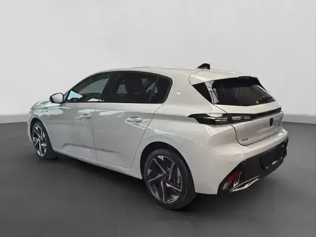 Neu Peugeot 308 Allure 136 PS (100 kW) 2025 Weiß Limousine