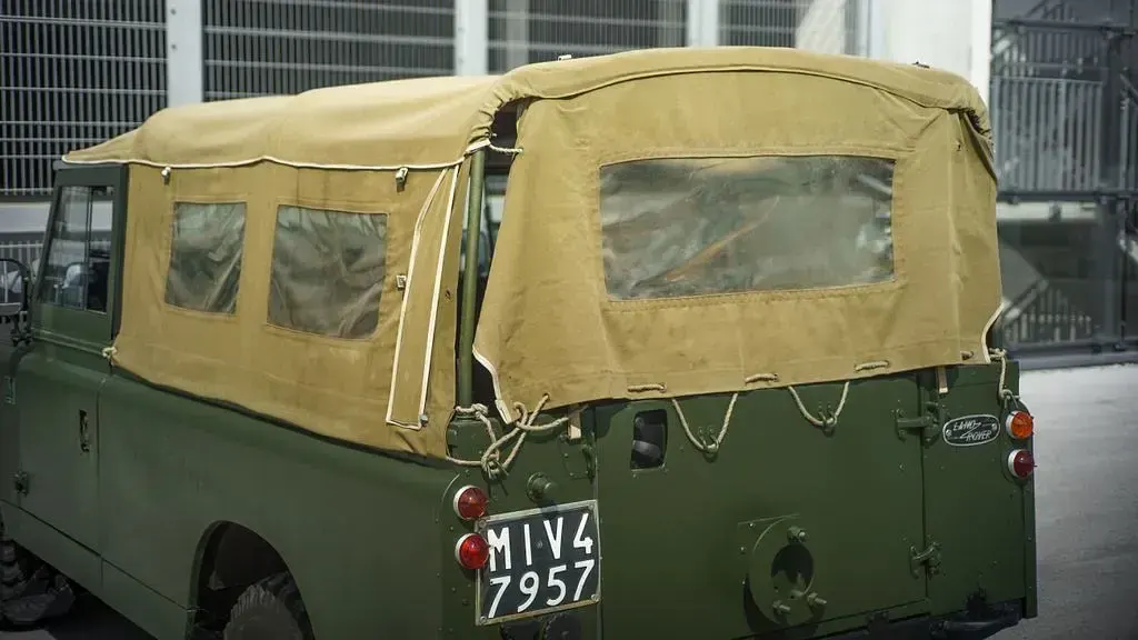 Gebraucht Land Rover 2 77 PS (56 kW) 1965 Grün Pickup