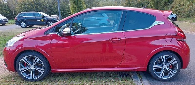 Rot Gebraucht 2015 Peugeot 208 GTi Kleinwagen | 9.000 € (Fairer Preis) - Bild 1/4