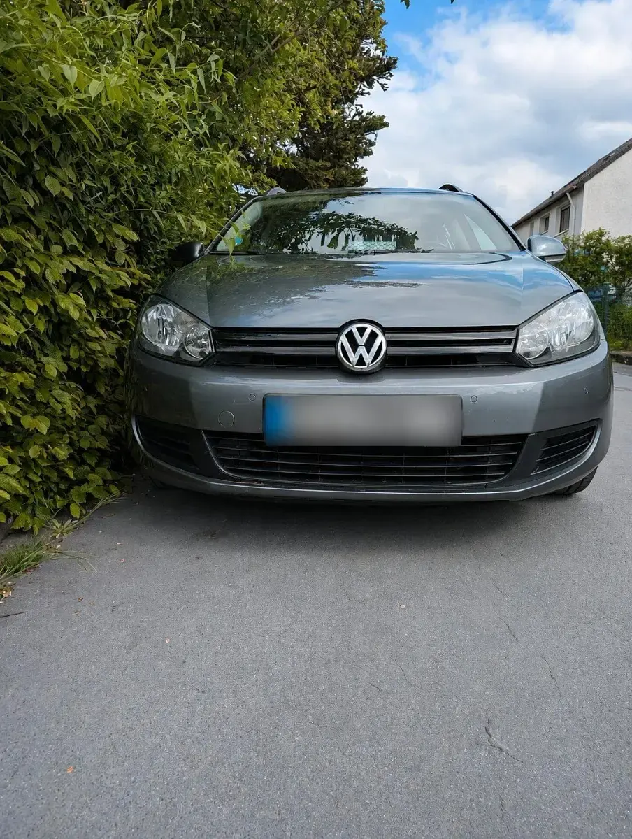 Gebraucht VW Golf VI 105 PS (77 kW) 2011 Grau Kleinwagen
