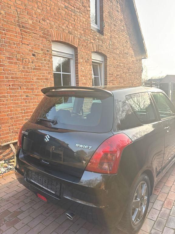 Gebraucht Suzuki Swift Club 92 PS (67 kW) 2007 Schwarz Kleinwagen
