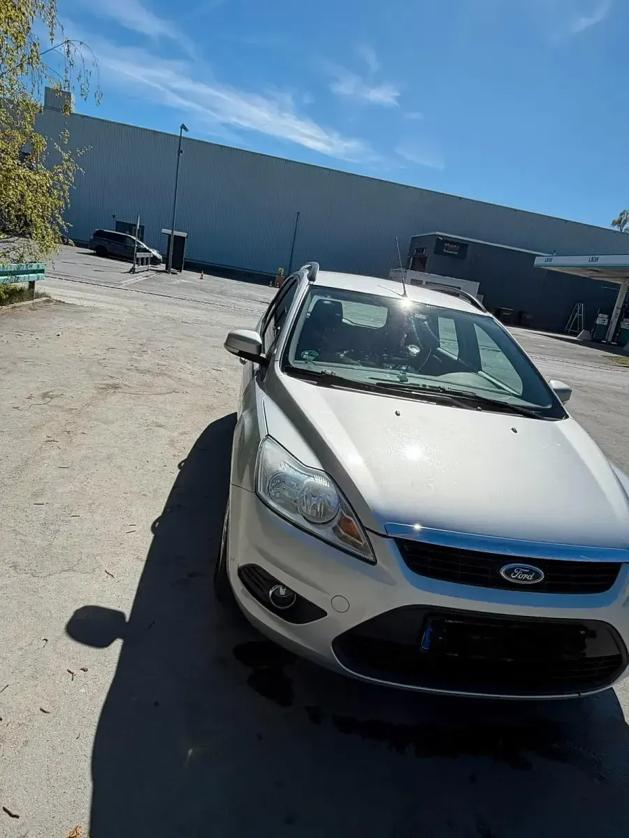 Używany Ford Focus 110 KM (80 kW) 2010 Srebrny Kombi