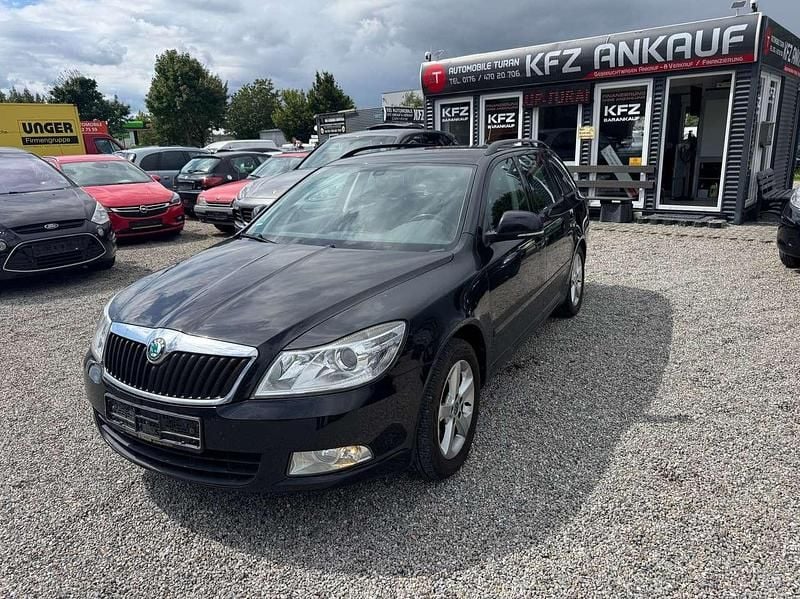 Schwarzmagic perleffekt Gebraucht 2011 Skoda Octavia Ambiente Kombi | 3.790 € (Fairer Preis) - Bild 1/4