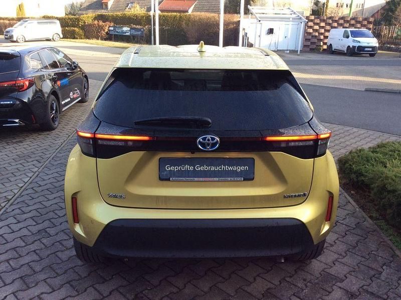 Gebraucht Toyota Yaris Cross Team 116 PS (85 kW) 2023 Gold SUV