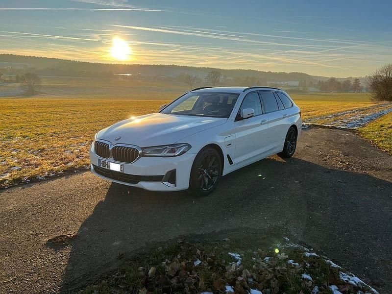 Gebraucht BMW 530e Luxury Line 292 PS (214 kW) 2023 Weiß Kombi