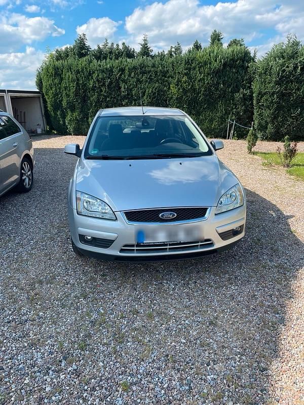 Silber Gebraucht 2006 Ford Focus Limousine | 1.500 € (Guter Preis) - Bild 1/4