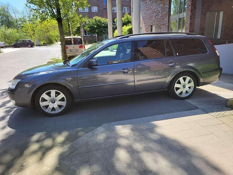 Gebraucht Ford Mondeo Ghia 131 PS (96 kW) 2007 Grau Kombi