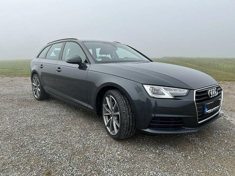 Gebraucht Audi A4 Basis 190 PS (139 kW) 2016 Grau Kombi