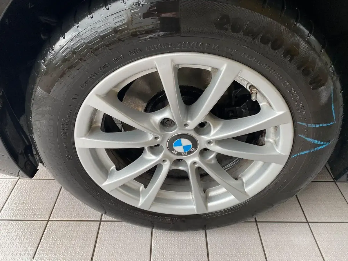 Gebraucht BMW 320 Advantage 184 PS (135 kW) 2017 Schwarz Kombi