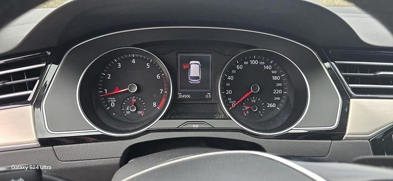 Gebraucht VW Passat Highline 179 PS (131 kW) 2017 Schwarz Kombi