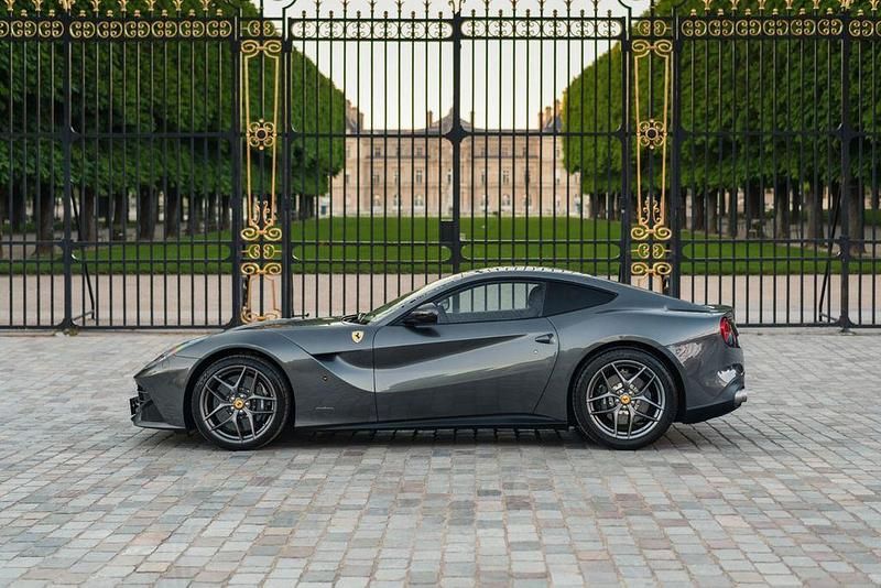 Second-hand Ferrari F12 740 CP (544 kW) 2017 Gri Coupe